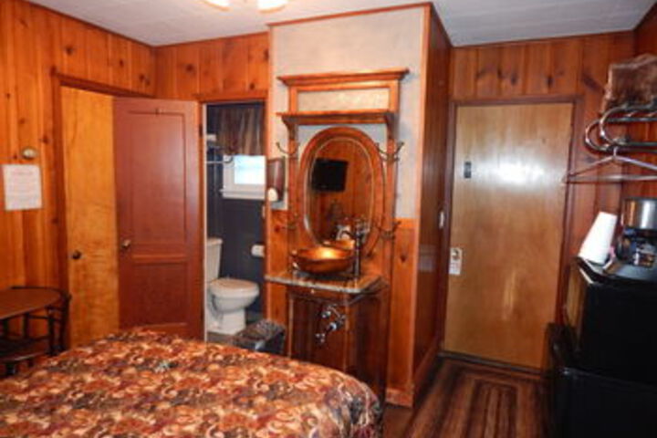 Room 17 of 35