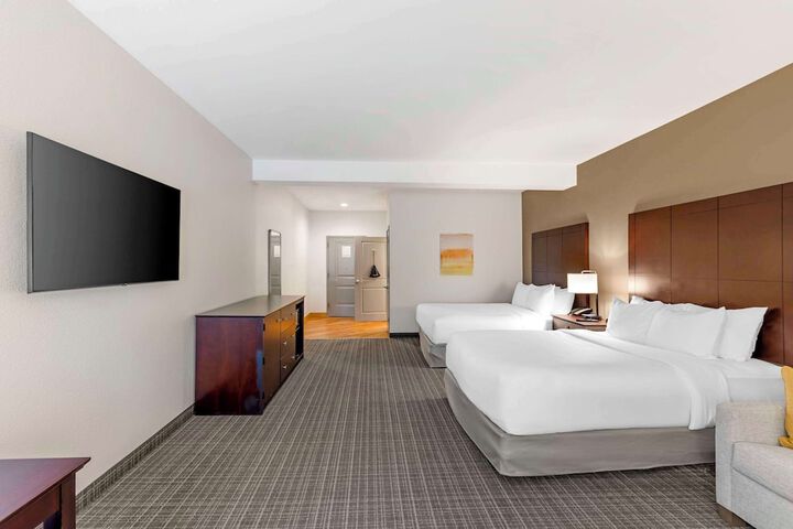 2 Queen Beds (3 of 13)