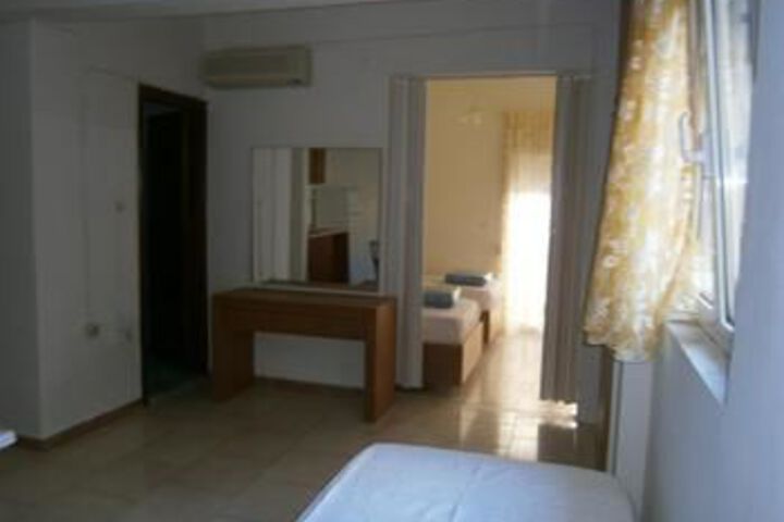 Room 9 of 13