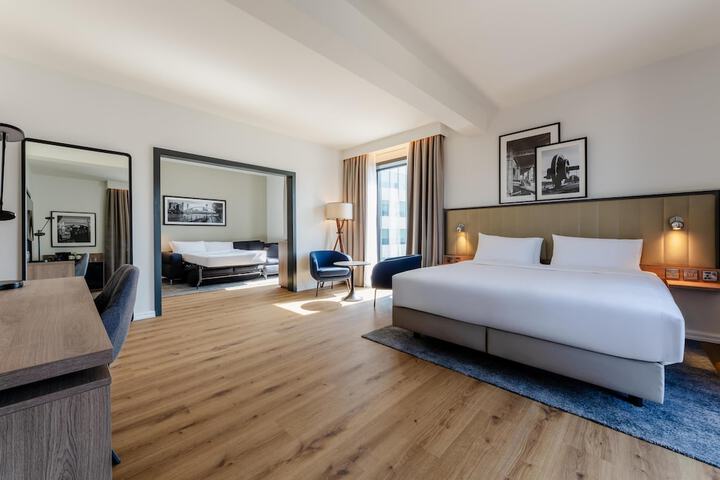 Room 31 of 108