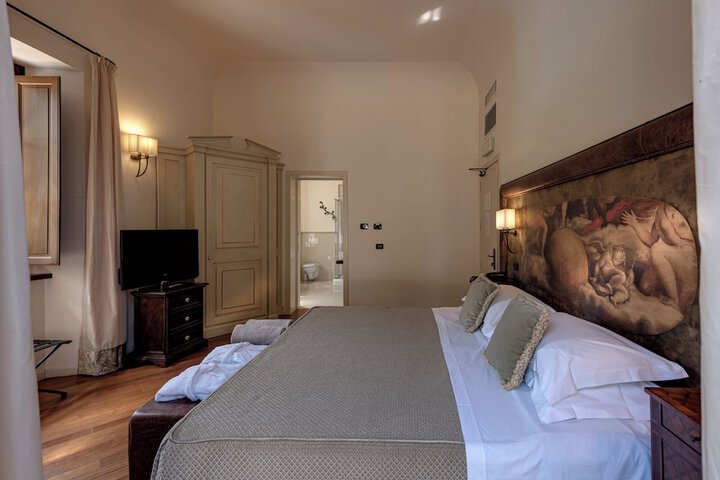 Room 32 of 135