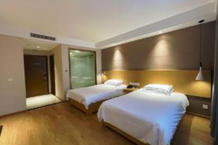Room 21 of 23