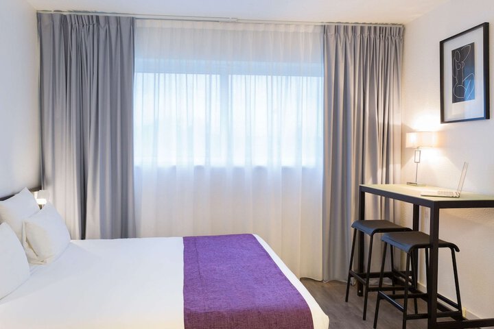 Room 44 of 278
