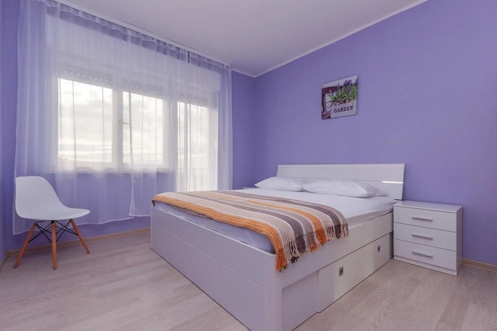 Room 4 of 19