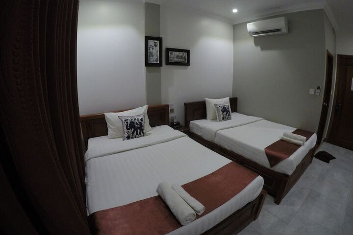 Room 10 of 40