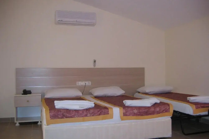 Room 8 of 21