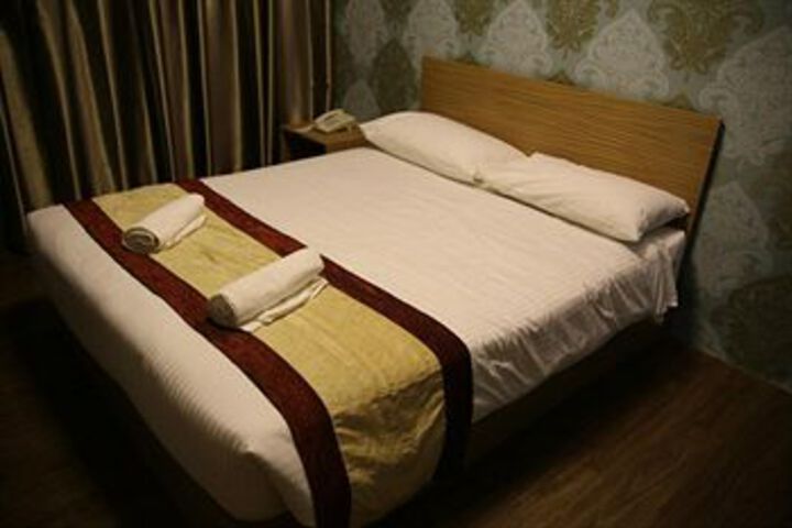 Room 14 of 26