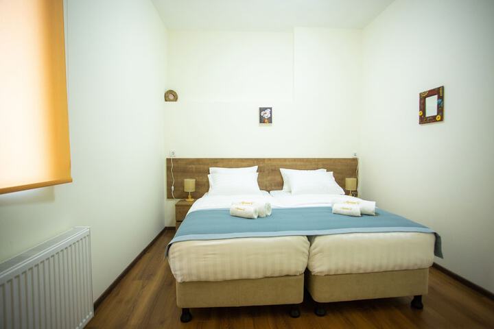 Room 38 of 127