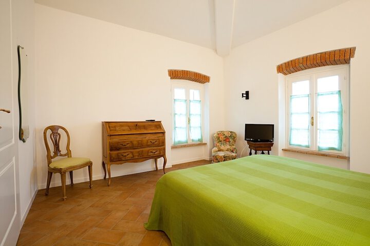 Room 6 of 26