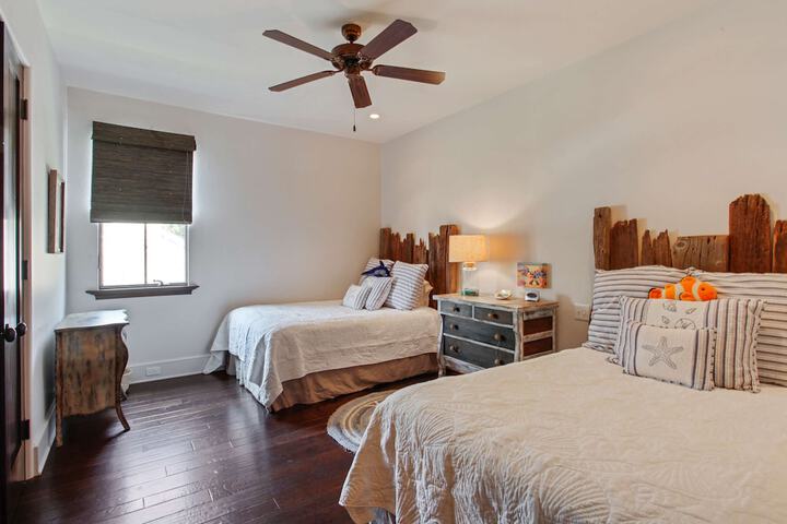 Room 4 of 35