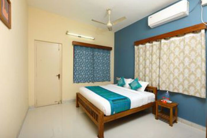 OYO 10178 Home Pleasant 1BHK Near Airport
