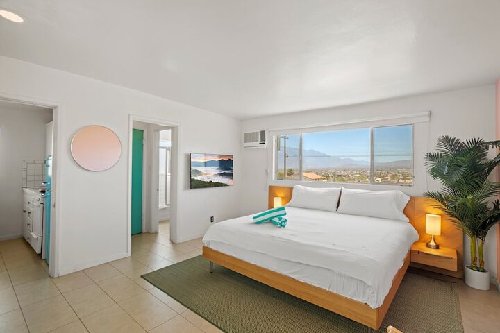Double Room 1 King Bed (2 of 6)