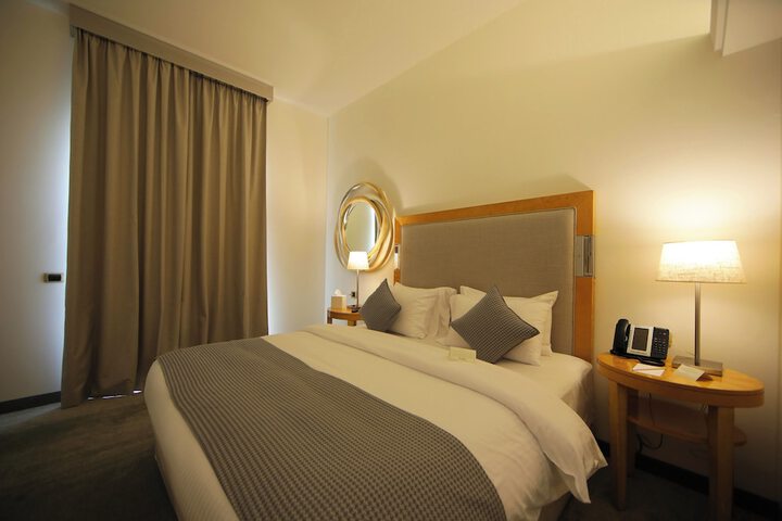 Room 5 of 87