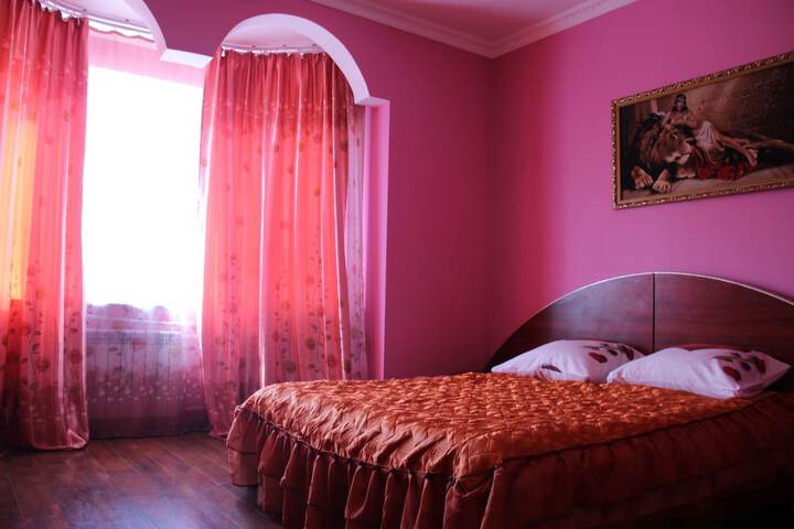 Room 9 of 24