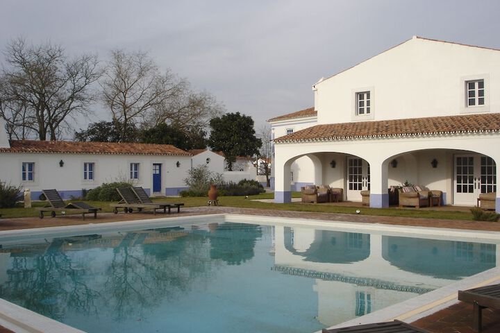 Pool Hotel