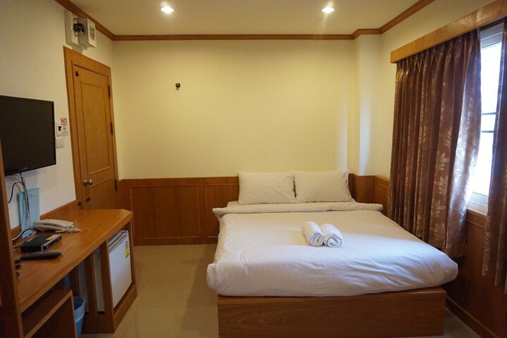Room 12 of 23