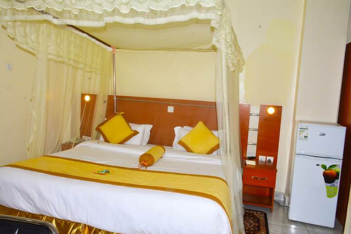 Room 9 of 31