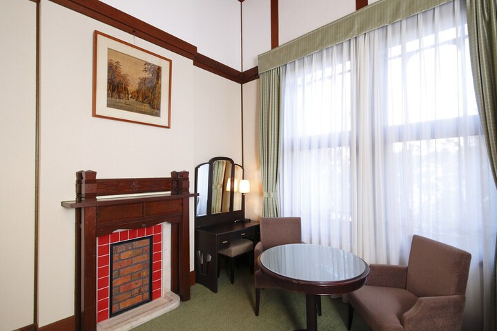 Room 22 of 117