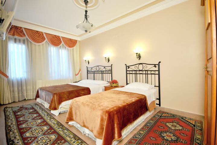 Room 7 of 30
