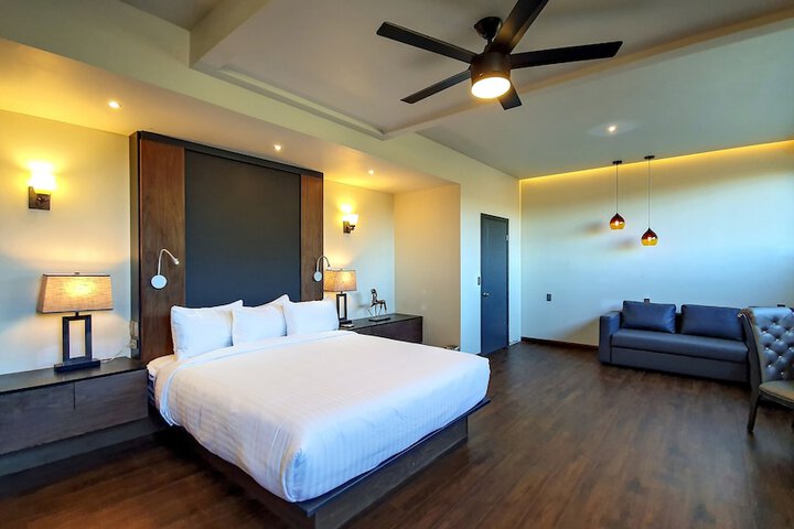 Room 5 of 324