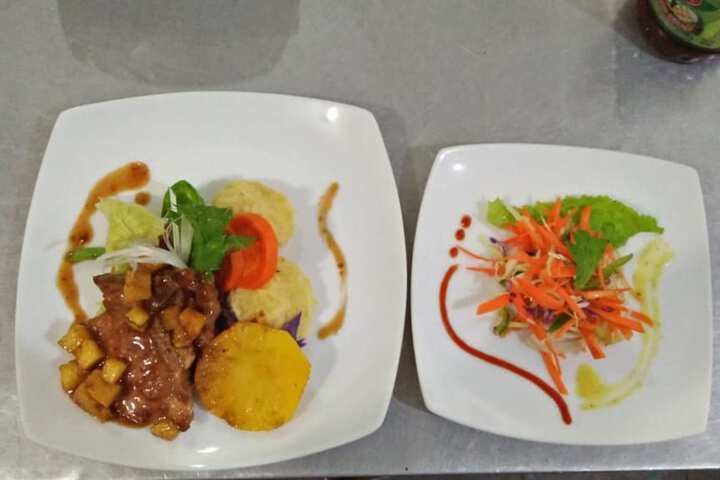 Dining 13 of 21