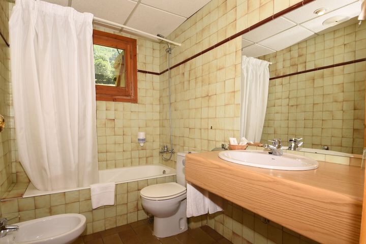 Room 16 of 33
