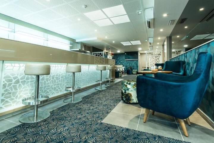 Lounge 18 of 23