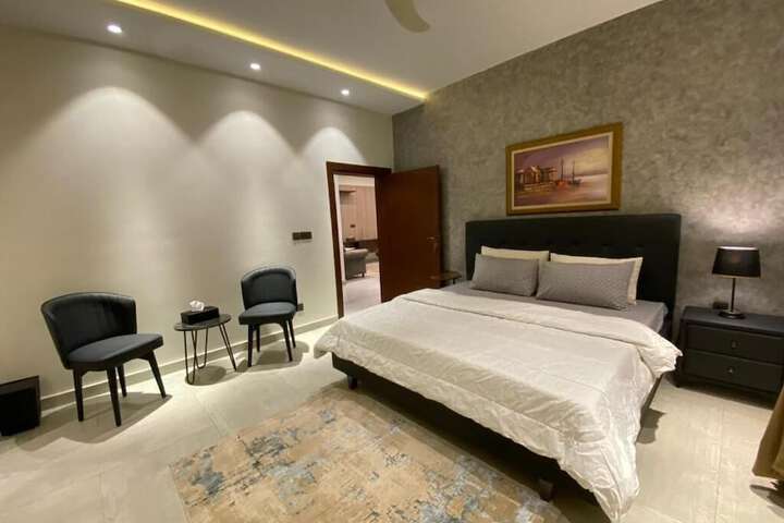 Room 5 of 33