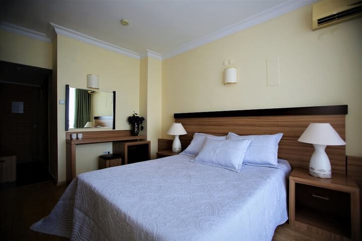 Room 8 of 37