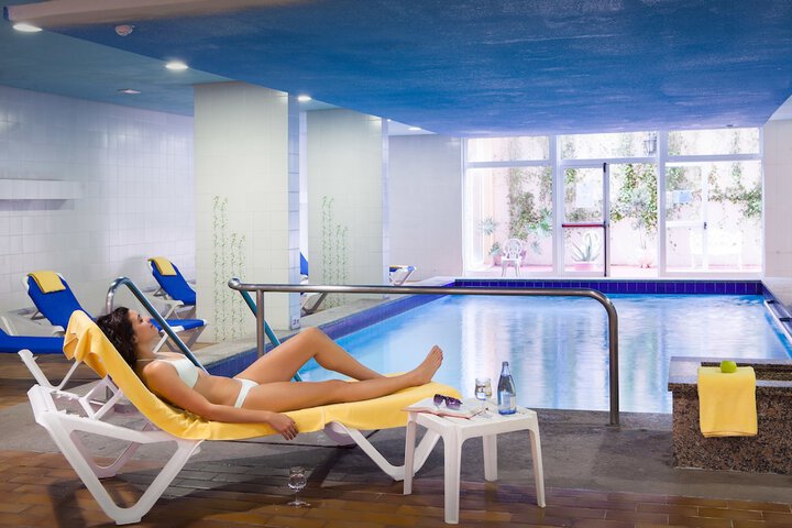 Pool Hotel