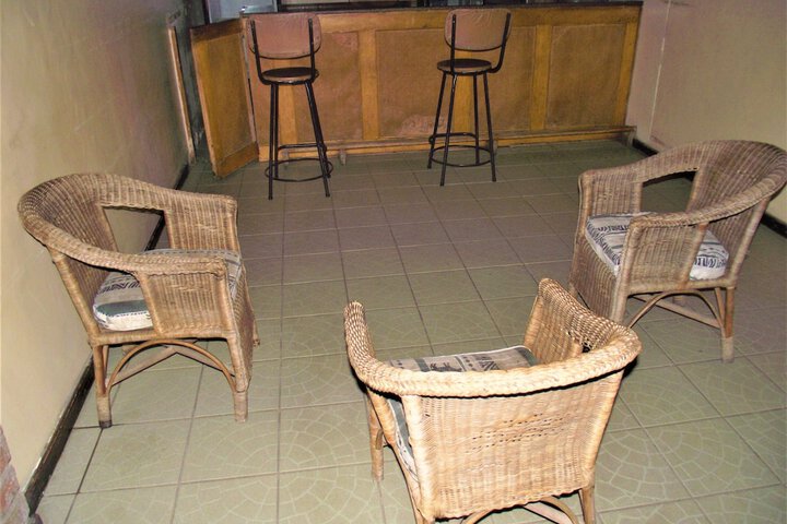 Lounge 19 of 37