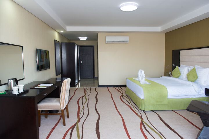 Room 8 of 43