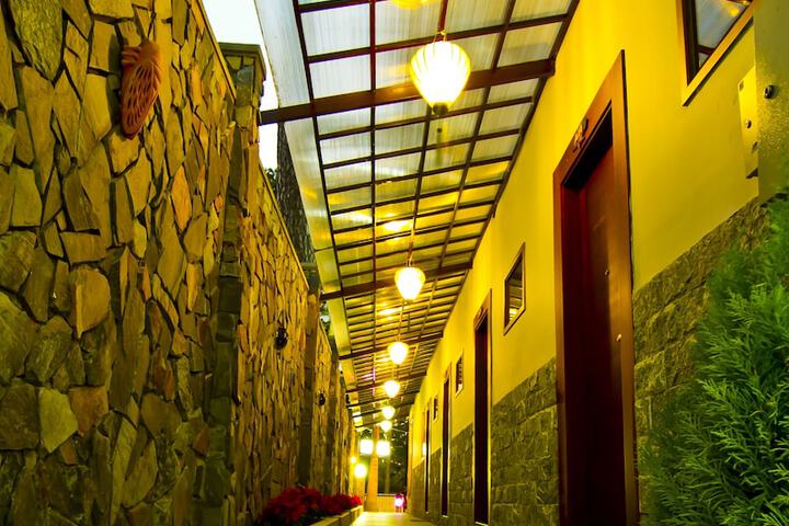 Ballroom/Hall 43 of 47