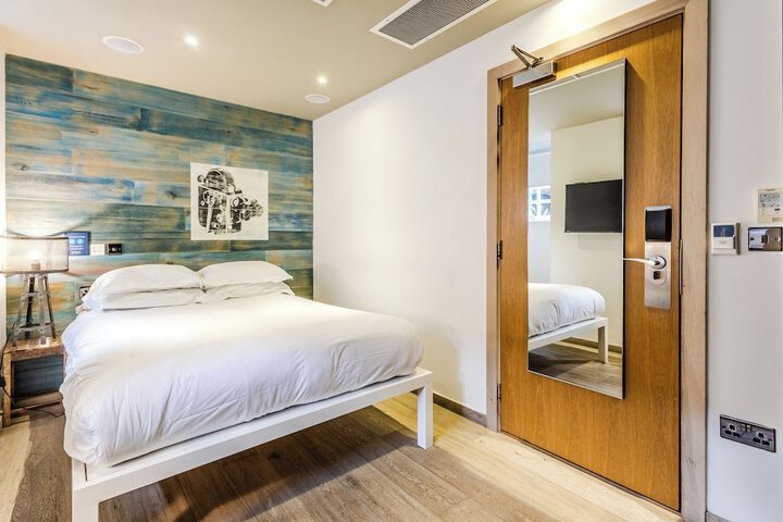 Room 62 of 112