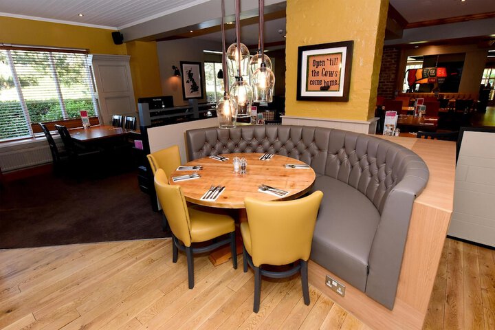 Dining 13 of 33