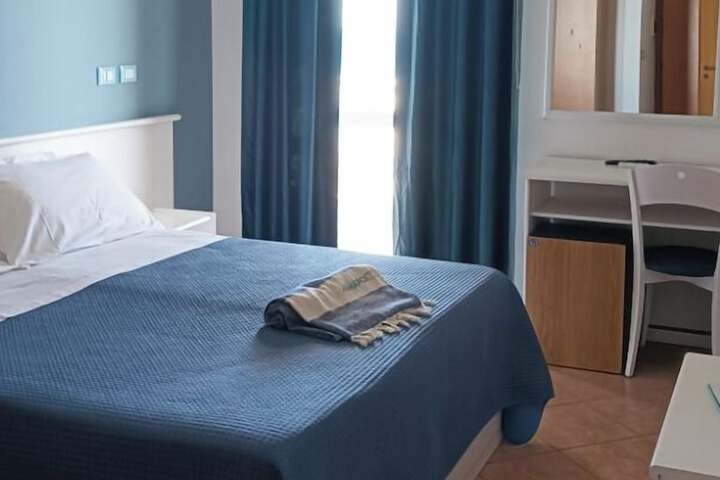 Room 4 of 26