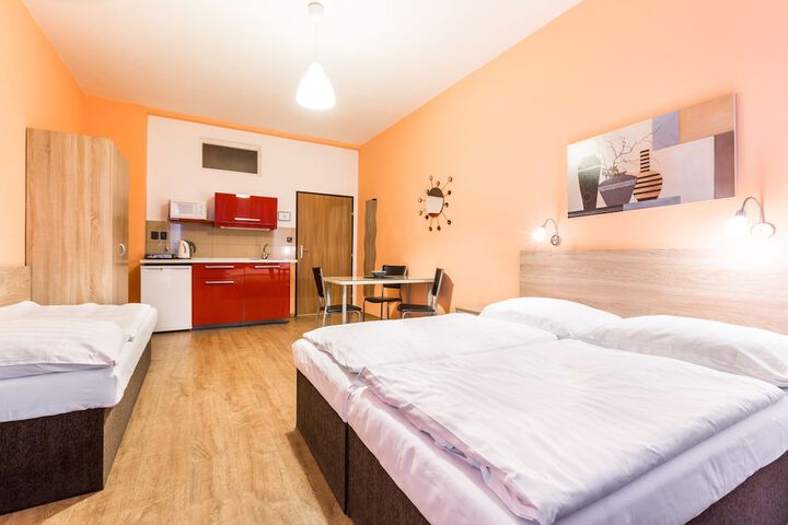 Room 2 of 61