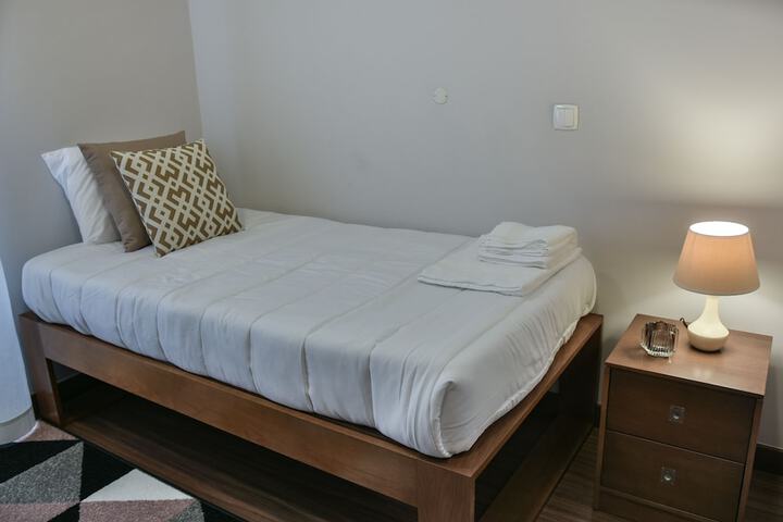 Room 42 of 80