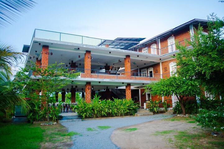 Sky 14 Safari Resort