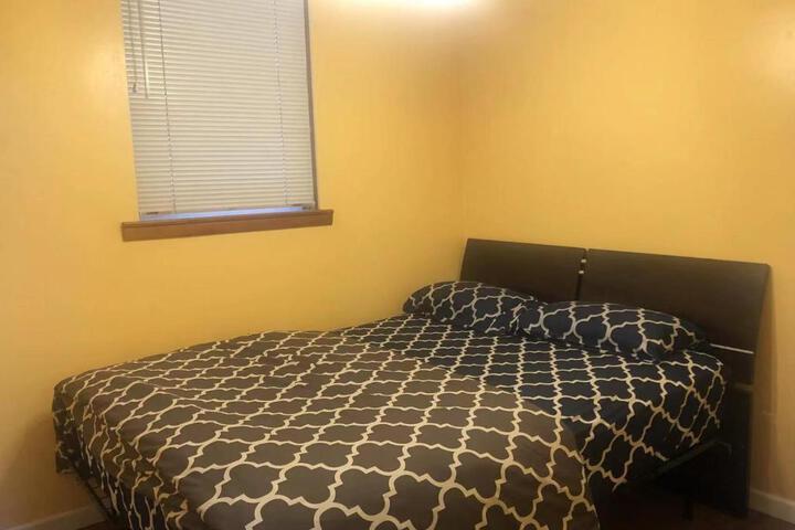 Room 5 of 11