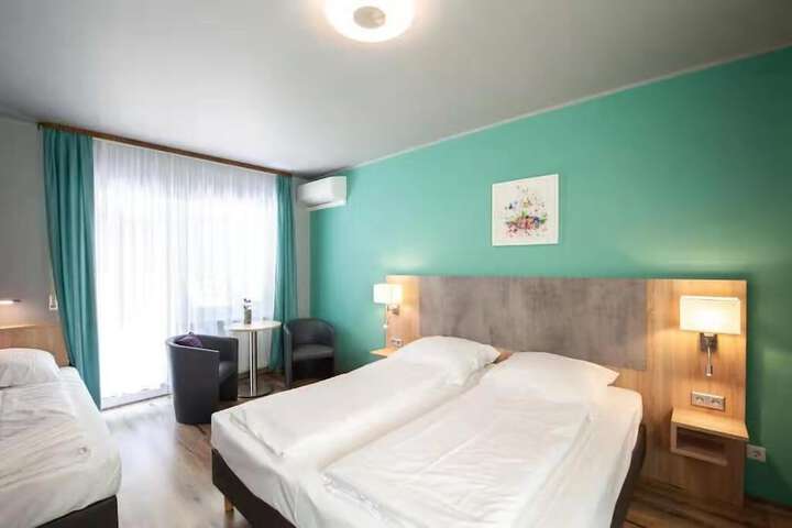 Room 21 of 35