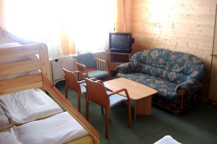 Room 8 of 30