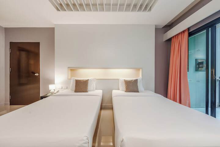 Room 10 of 118