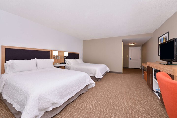 2 Queen Beds (2 of 11)