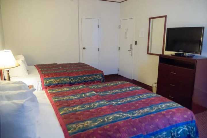 2 Queen Beds Suite (2 of 4)