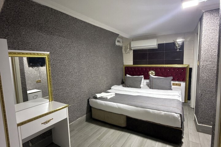 Room 25 of 110