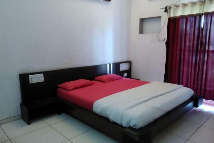 Room 12 of 65
