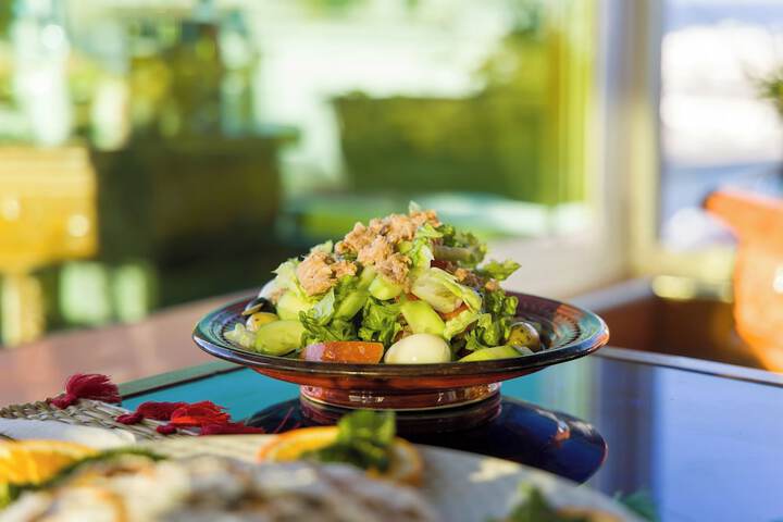 Dining 55 of 76