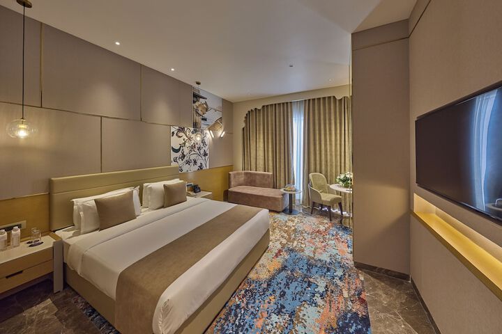 Room 34 of 126