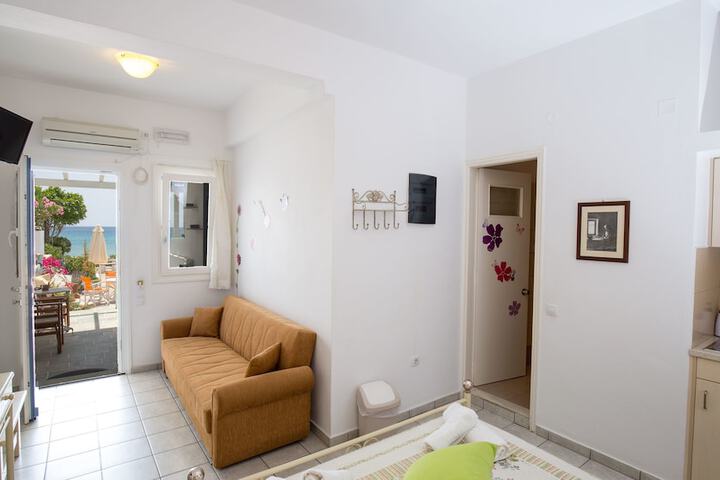 Room 4 of 69